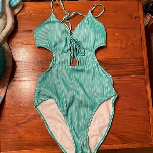 Women’s bathing suit
